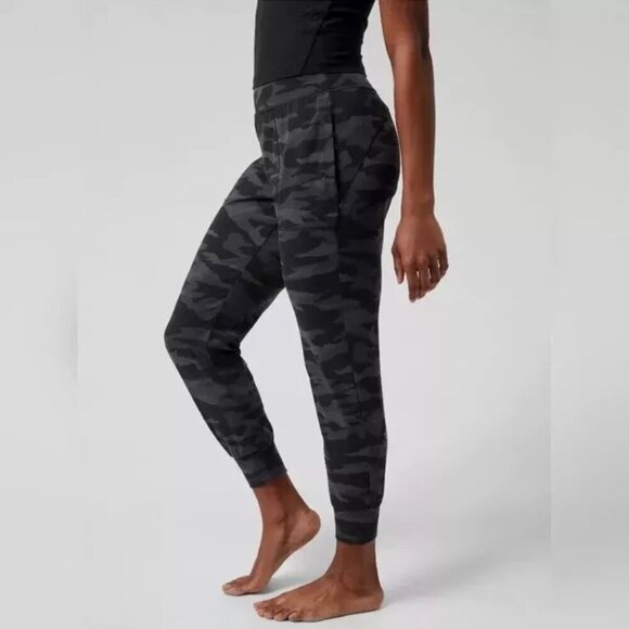 Athleta Salutation Jogger Camo Gray Black High Rise Soft Yoga Workout Pant Small - Picture 1 of 8